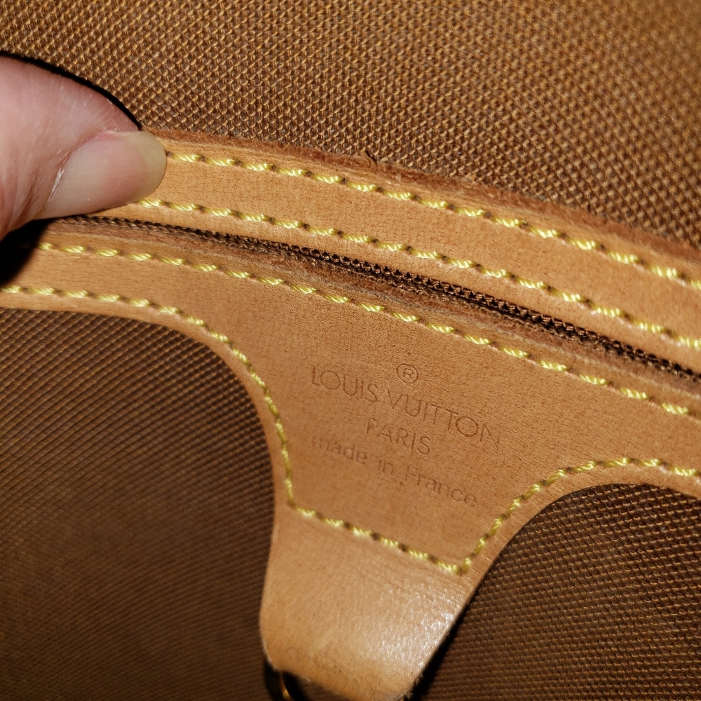 Louis Vuitton Ellipse Backpack - Picture 5 of 12